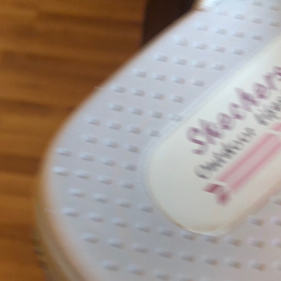 Sketchers off white active lifestyle sandals size 7 - Picture 3 of 6